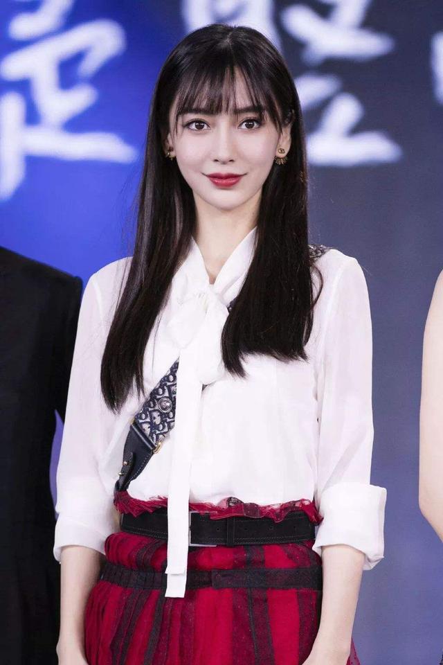 齐刘海也太减龄了！女明星齐刘海造型大比拼，哪款是你的菜？