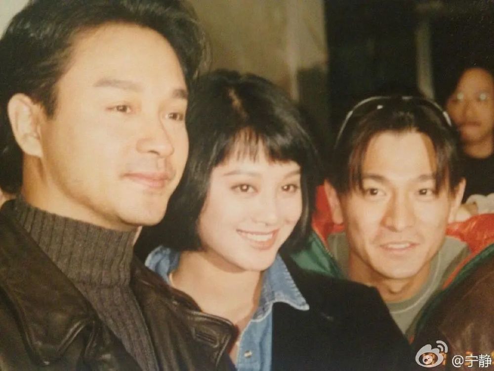 1996年,她在电影《新上海滩》中饰演冯程程,搭戏的是张国荣和刘德华.