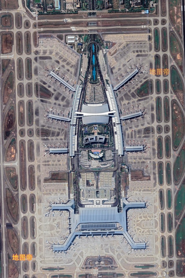 航拍广州白云国际机场,我国三大门户复合枢纽机场之一