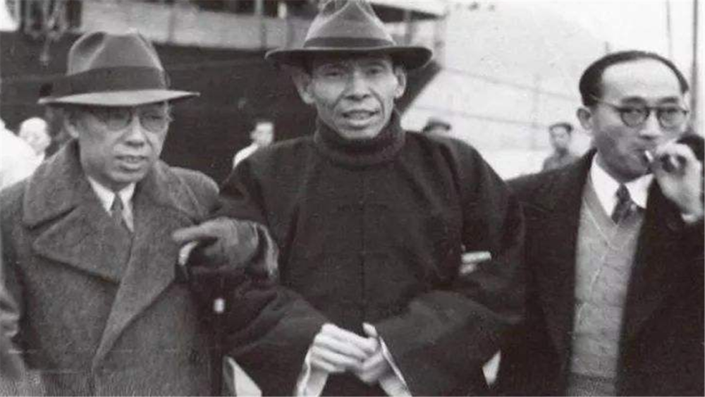 原本在三大佬中,杜月笙和张啸林一直以黄金荣为首.