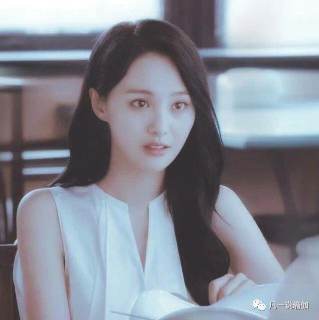 什么叫气质优雅？看王菲和郑爽的肩颈就知道了，分2步练出直角肩