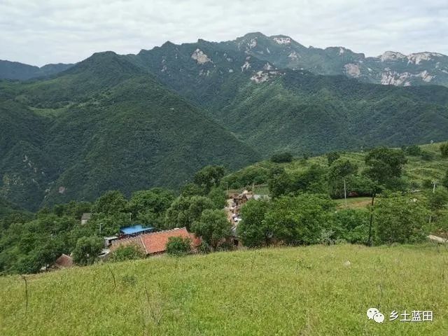 车开到流峪寺村可以停到农家院,村子不大,不到十户人家吧,也有几家