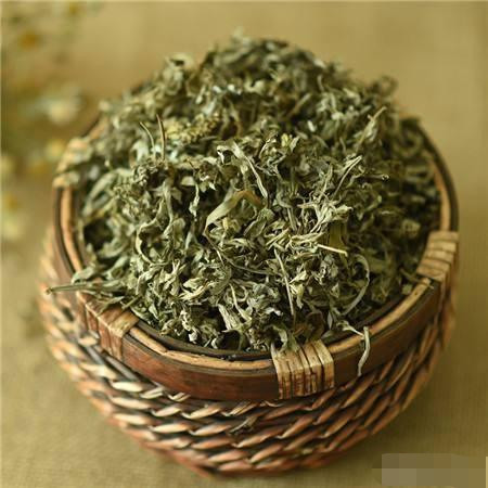 三年老艾是指连续生长三年的艾草还是三年前收割的艾草？看完这个你就知道了