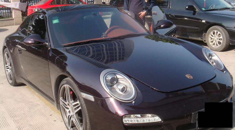 日本富豪砸20万把保时捷911改成"破车",有钱人的品位真的很难说