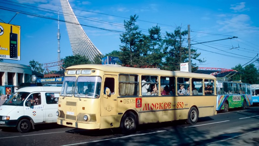 珍贵影像 看真车迷在1997年拍摄的莫斯科公交车
