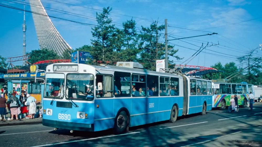 珍贵影像 看真车迷在1997年拍摄的莫斯科公交车