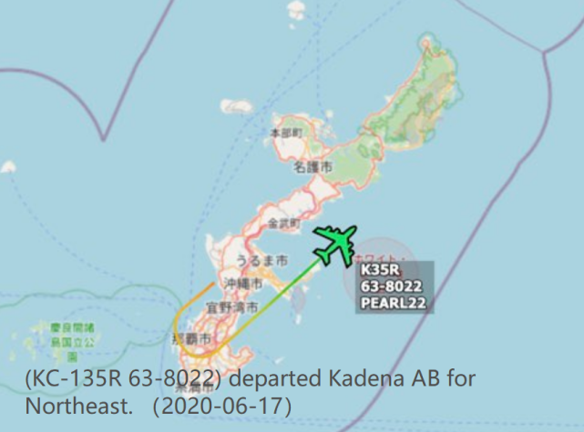 6月17日,638022号kc-135r空中加油机从冲绳嘉手纳机场起飞.