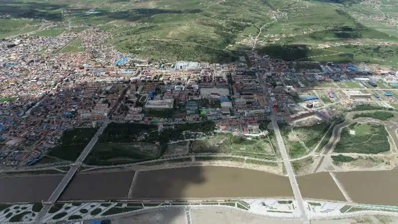 阿坝县人口_阿坝县格尔登寺图片