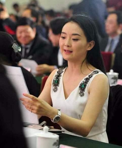 豪门阔太王艳的23年:伺候皇族婆婆当后妈,被小儿轻视,真幸福吗