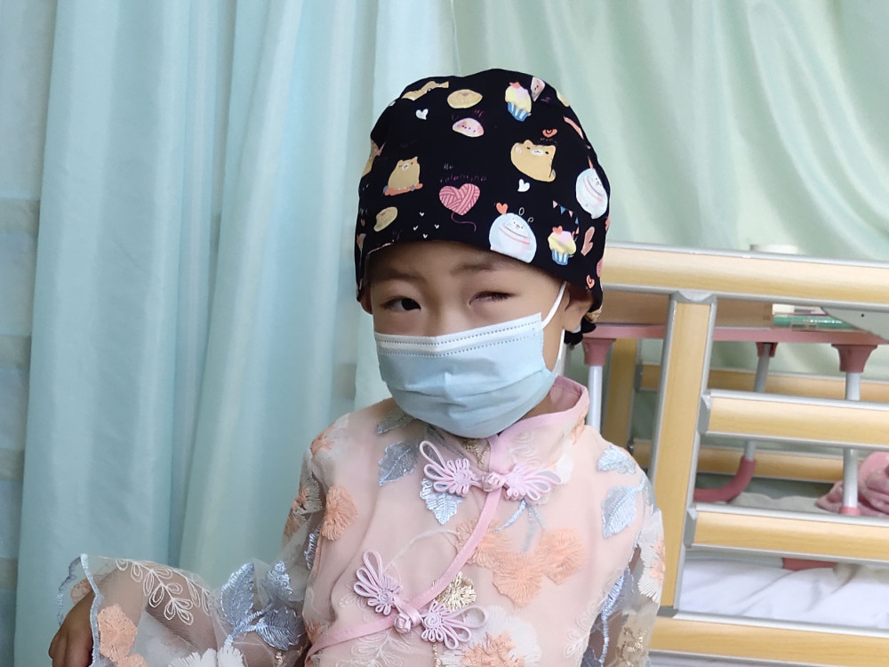 4岁女儿摘除眼球又患血癌，丈夫捐髓后病危，80后母亲哭诉：我撑不住了