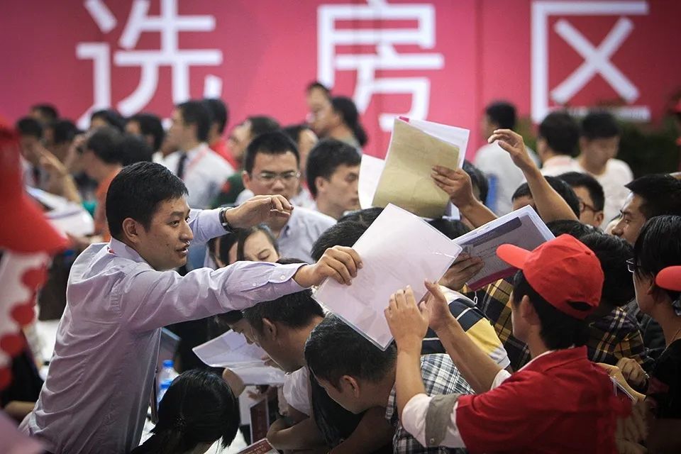 在直播上买房的不是投资客，反而是刚需人群