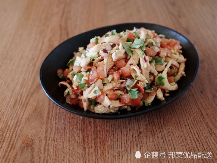 吃鸡胸肉健身减肥也讲技巧！鸡胸肉这样做，人人都喜欢吃