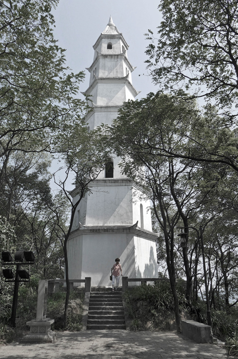 文峰塔建于1850年,由驻防重庆的川东兵备道曹澎钟始建.