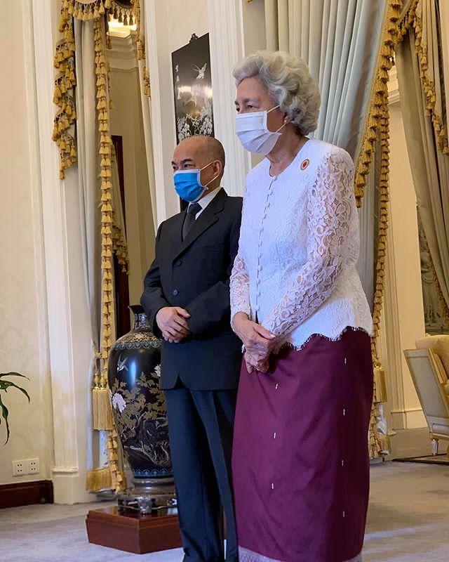 柬埔寨王室庆祝太后84岁生日!拥有4国混血,国王坚持不娶妻生子
