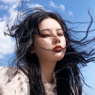 女生脸上有“3标志”，是天生“长发女神”，若全中异性缘不断