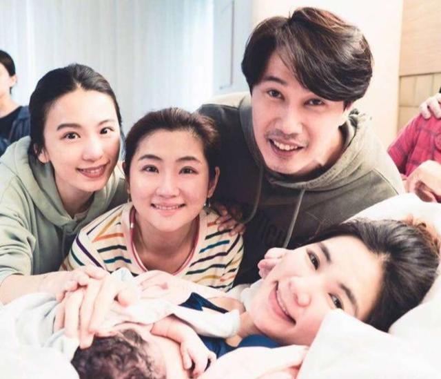 39岁ella晒全家福庆生,调侃劲宝把所有人的日子都变成