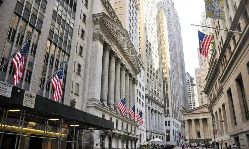楼市开启打折潮，如果房价真跌了50％，最先撑不住的会是谁？