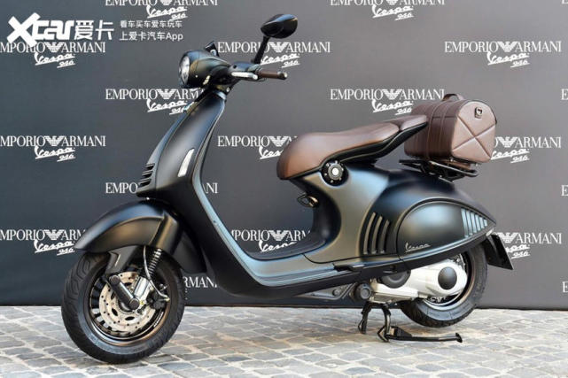 vespa推出dior联名限量款946踏板摩托车