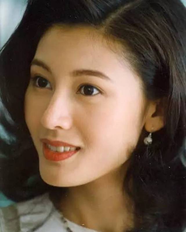 50岁李嘉欣美貌依旧,多图带你回顾女神的惊艳时刻!