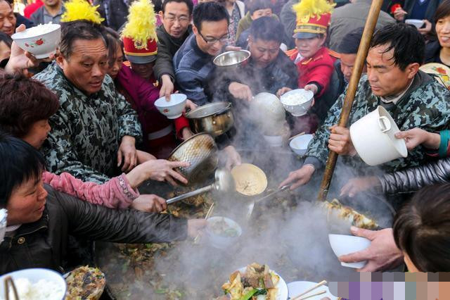 为什么感觉农村大锅菜很受欢迎?看完这个你就知道了!