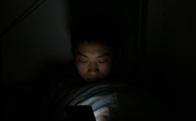 最常见的伤肝“举动”，喝酒排第三，排在第一位的说了你也改不掉