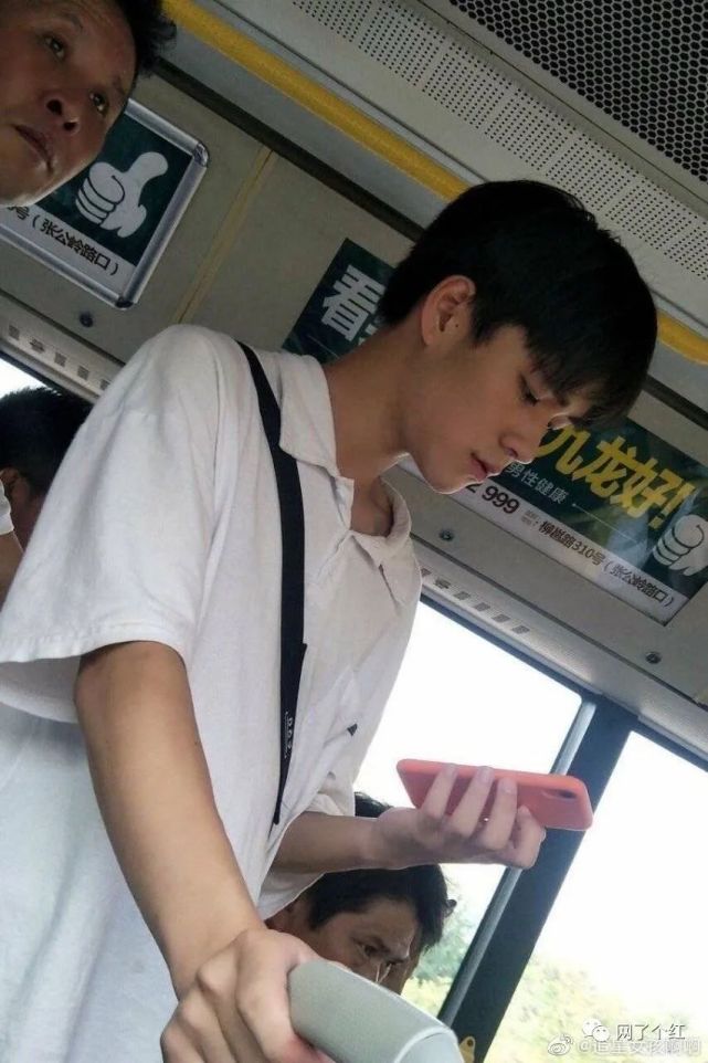 "冒死偷拍的素人帅哥合集!"啊啊啊疯狂心跳