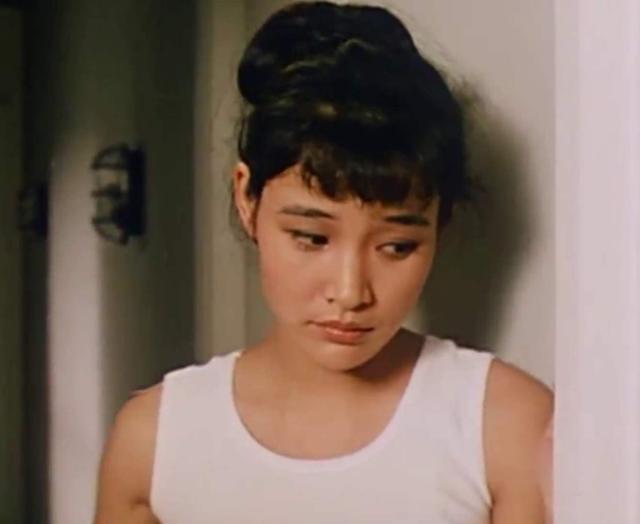 1985年,陈冲9个字毁了春晚,导演收了三麻袋批评信:不想活了