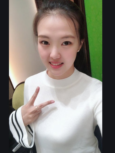 排球女神张常宁,颜值出众同框母亲似姐妹,看沙滩排球旧照:果然一白遮