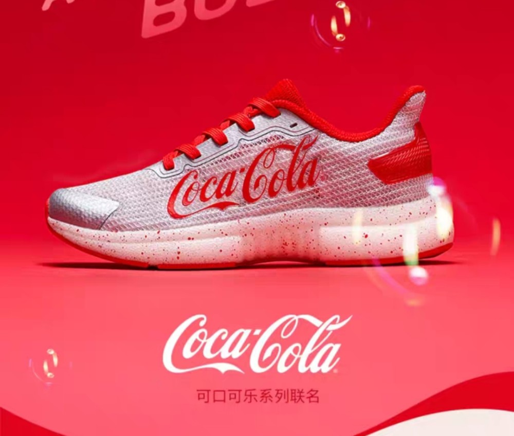 安踏"泡泡"跑步鞋,联名可口可乐!炎炎烈日,想跑的欲望太强烈!