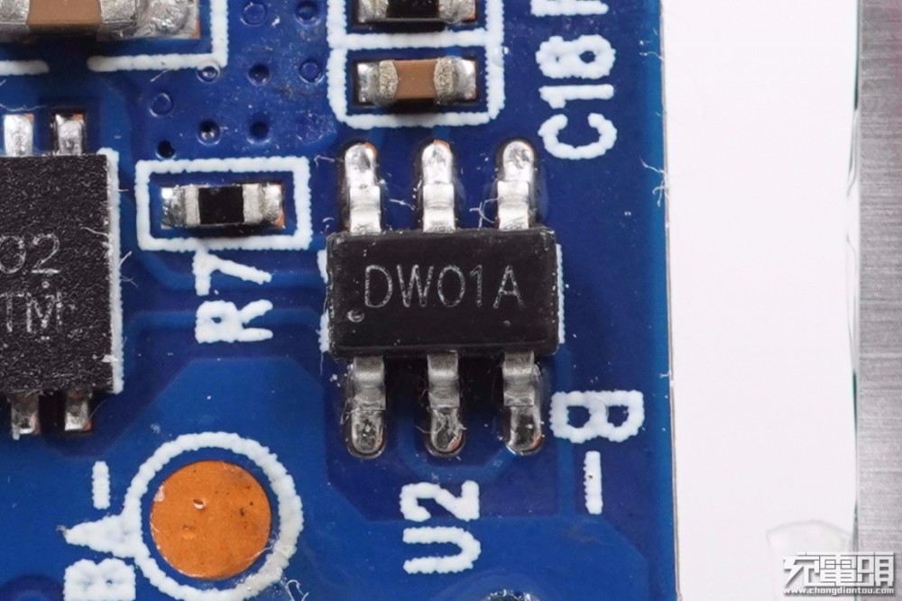 dw01a锂电保护芯片,防止过充过放,用于保护电池.