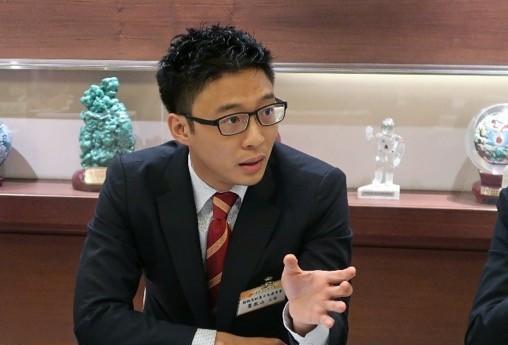 委屈的霍启山:出身豪门恋情屡受挫,曾被拆散单相思,37岁仍单身|霍启山