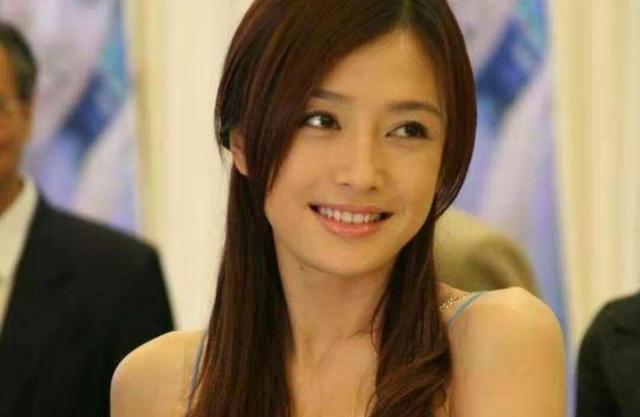 直到2007年,她因为《又见一帘幽梦》的绿萍                    萍的