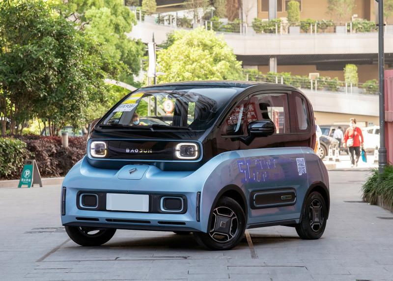五菱-新宝骏e300网红小电车,它来了