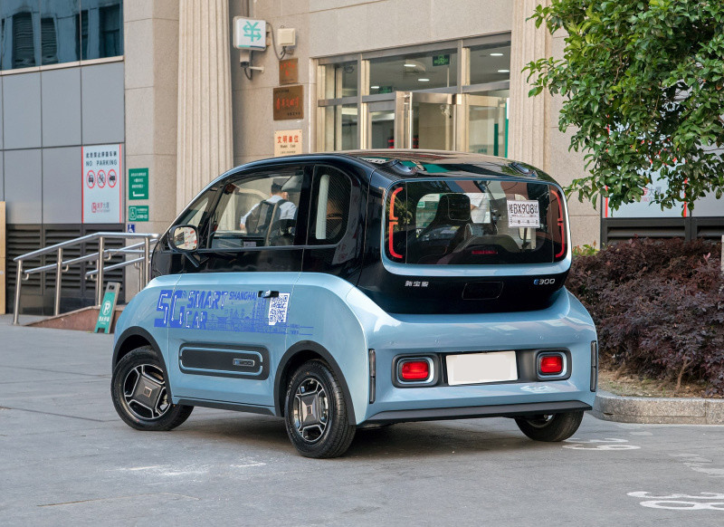 五菱-新宝骏e300网红小电车,它来了