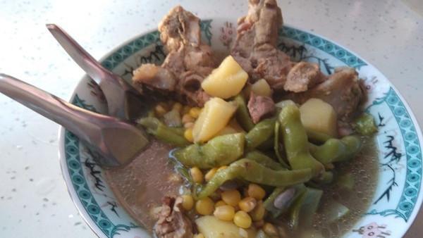 骨头炖芸豆土豆鲜玉米