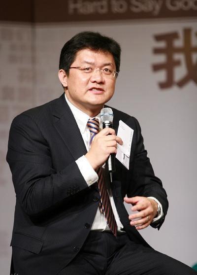 新闻发布会上央视主持人张斌妻子全球直播曝丈夫丑闻结局意外