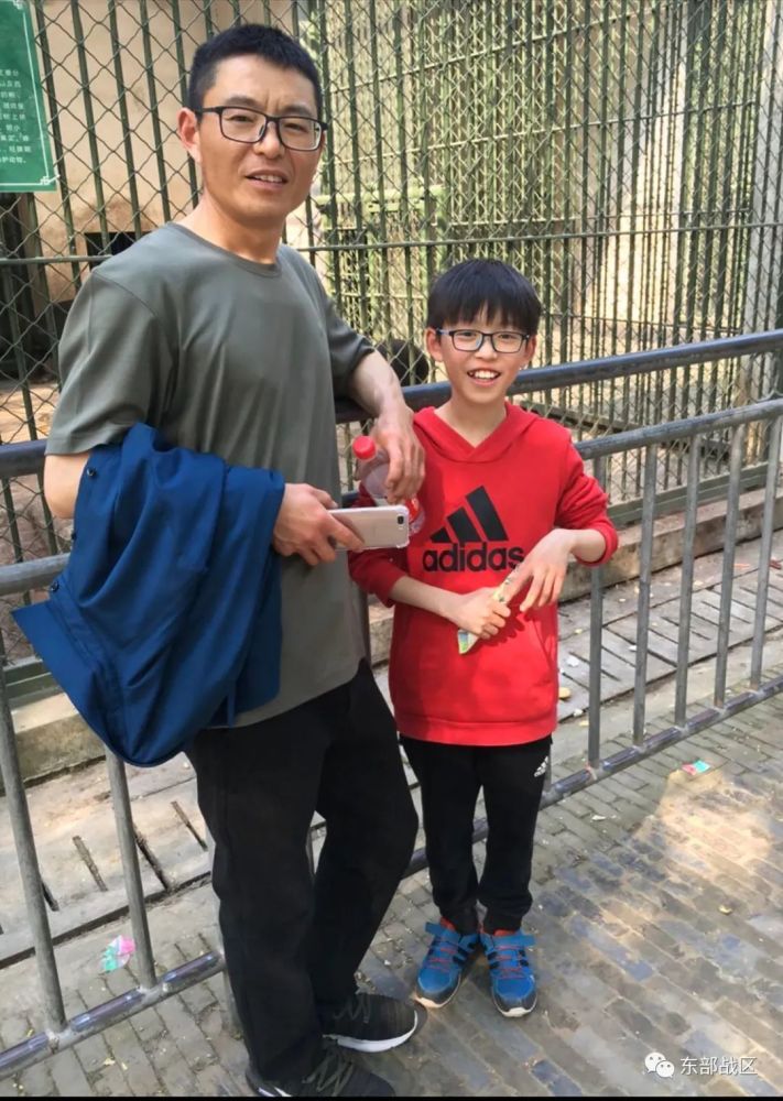 军娃汪文龙给爸爸的节日祝福.