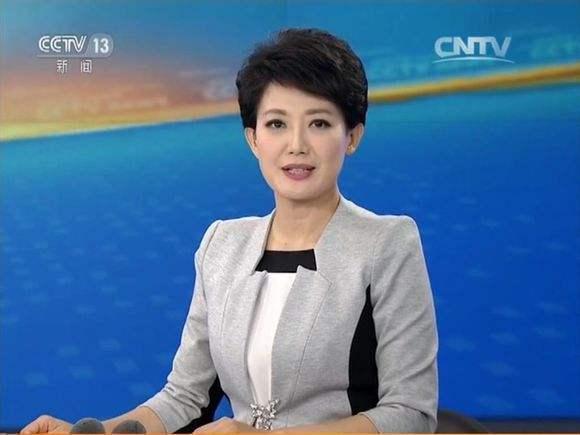 梁艳曾短暂主持过《新闻联播》,但大部分时间都在主持《新闻30分》和