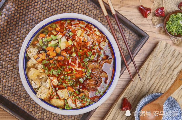 低脂版臊子面,番茄土豆鸡胸肉,好做又解馋的美食,超