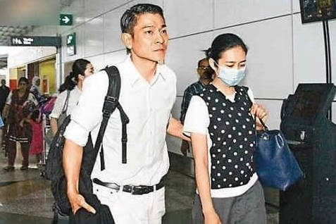 赖文惠从16岁给刘德华当伴舞至今未婚