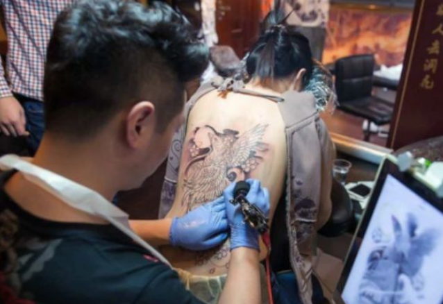 纹身师透露:敢在这3个地方纹身的人,八成是个"狠角色"!