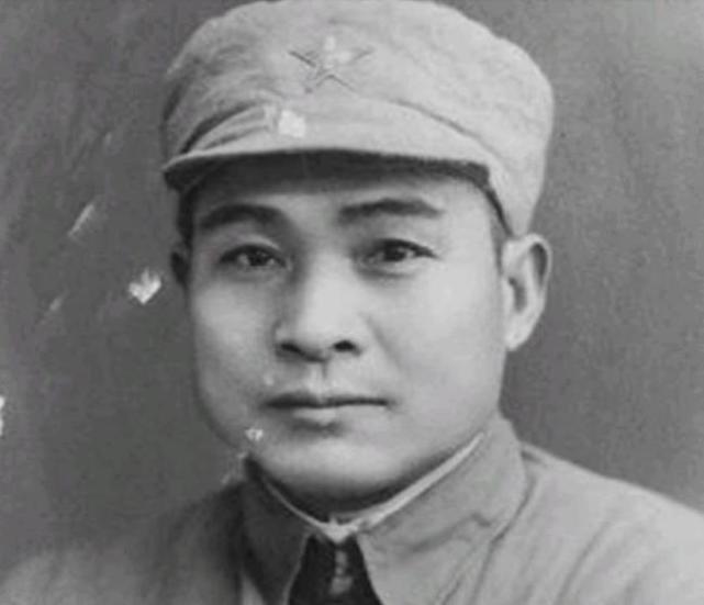 他在军中最高职务是师长,1955年被特批为少将,不久去世