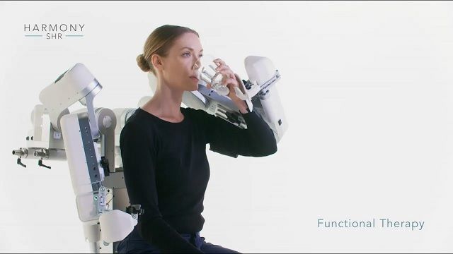 harmony bionics展示可用于中风复健的上身外骨骼
