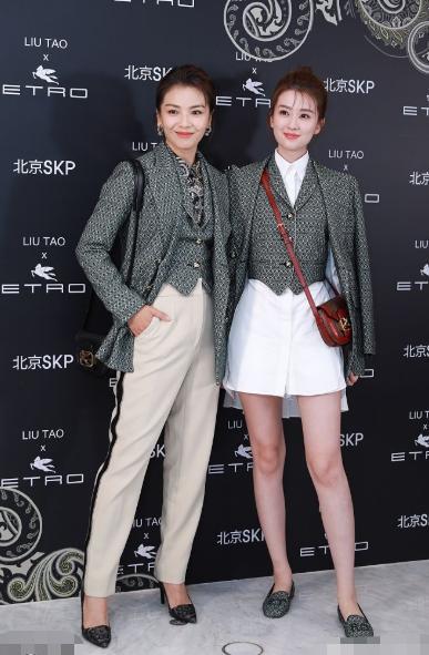刘涛与乔欣撞衫,同一件衣服不同搭配,穿出了不同气质
