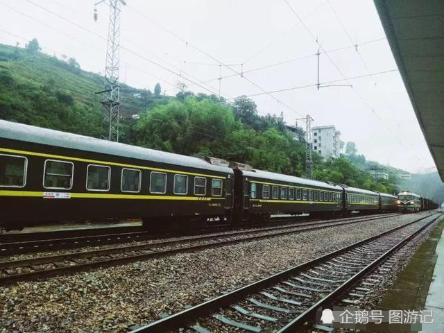 7272次列车,每天往返于怀化和梅江之间.