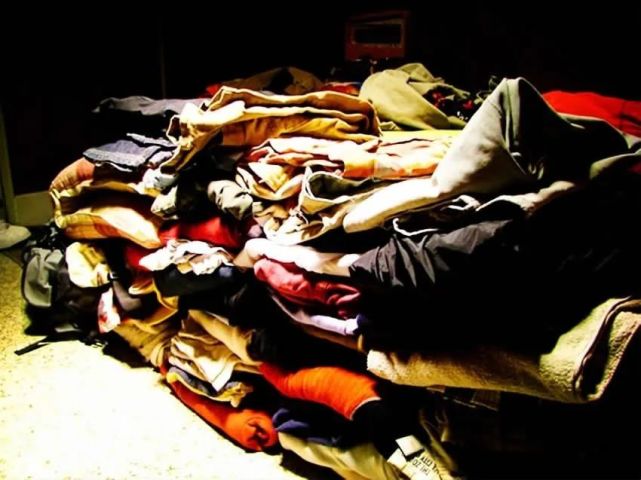 旧衣服属于什么垃圾