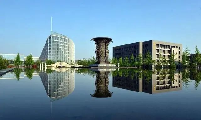 1946年迁至咸阳,1950年更名为西北工学院;1952年交通大学,浙江大学