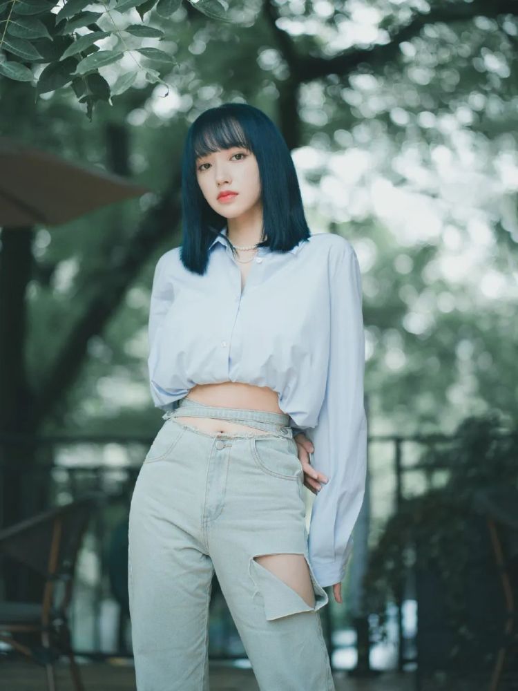 明星们的“彩虹头”发色！高颜值就是要染亮色系！