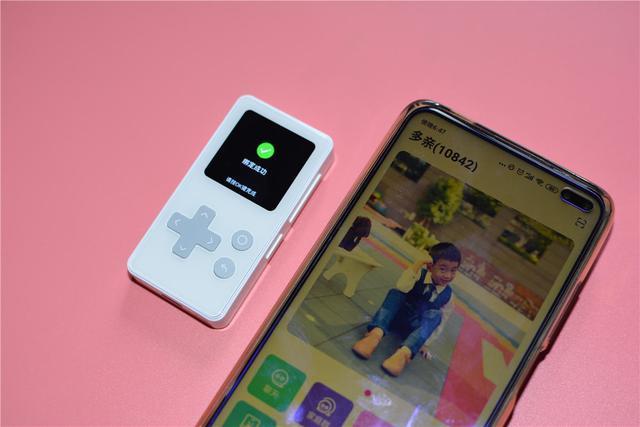 孩子要买手机?这款多亲儿童电话相当靠谱,绝对不会沉迷