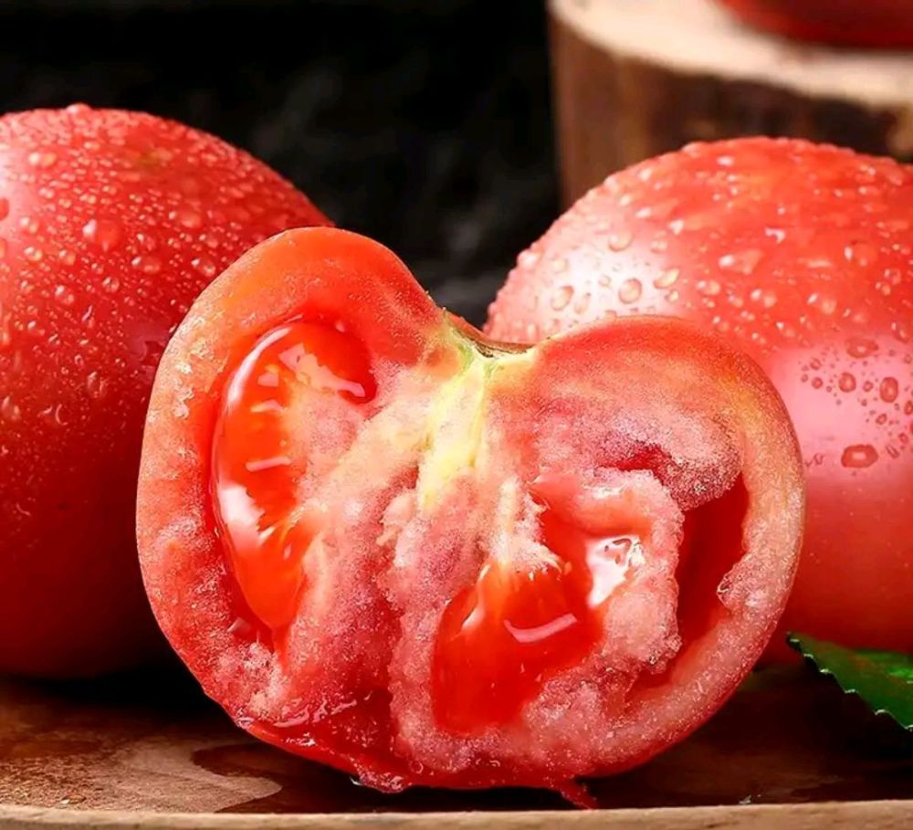 西红柿被称为"爱情果,那是生吃好还是熟吃好?学会搭配味更好